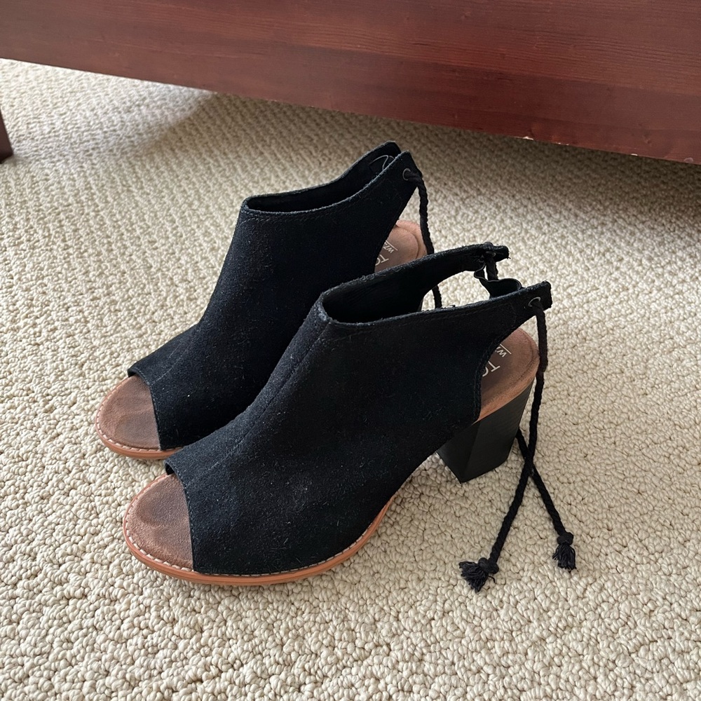 TOMS Elba sandal in black